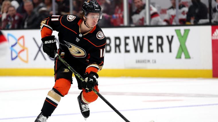 在攻防两端 在攻防两端