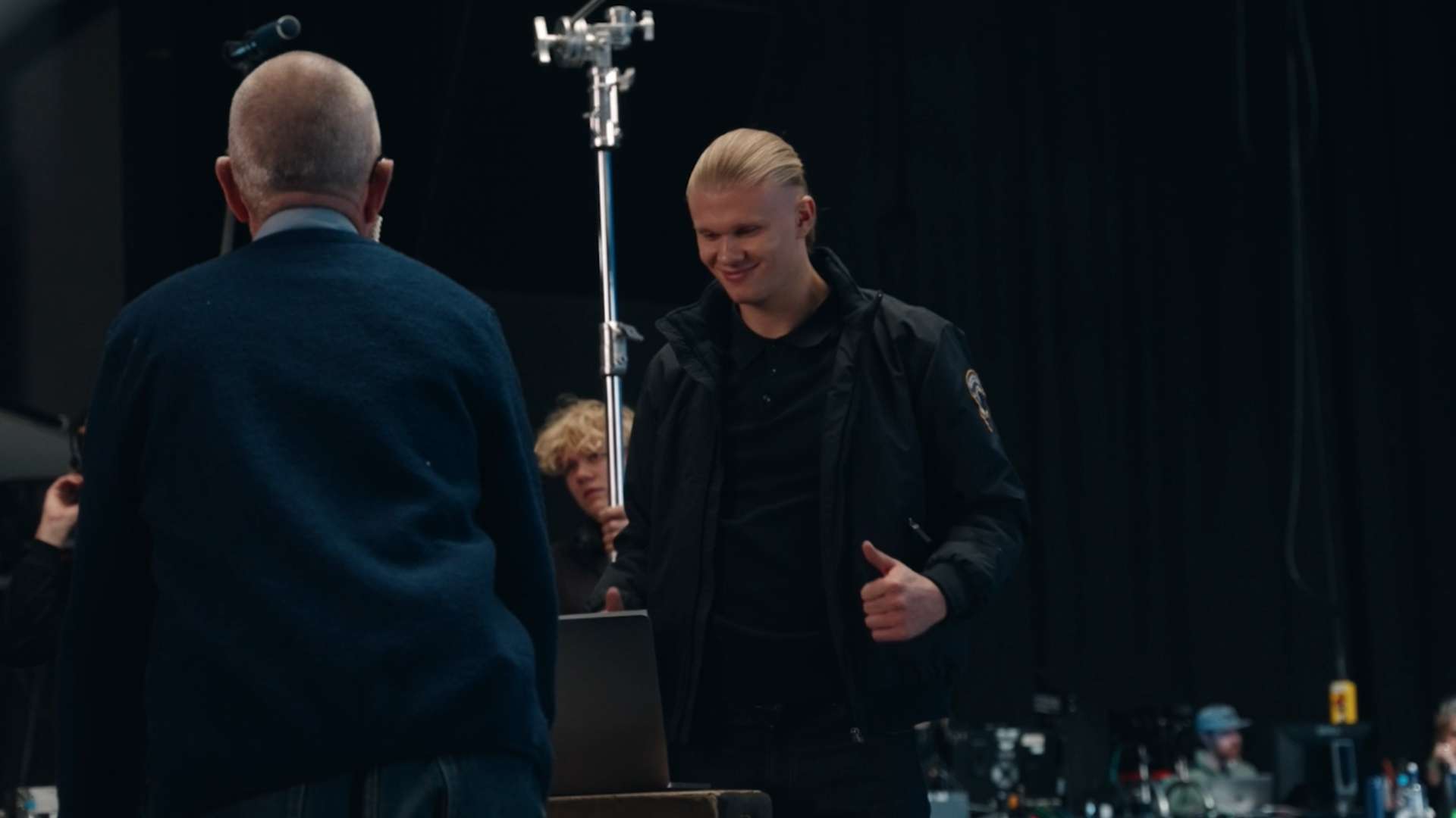 他們此刻正 他們此刻正